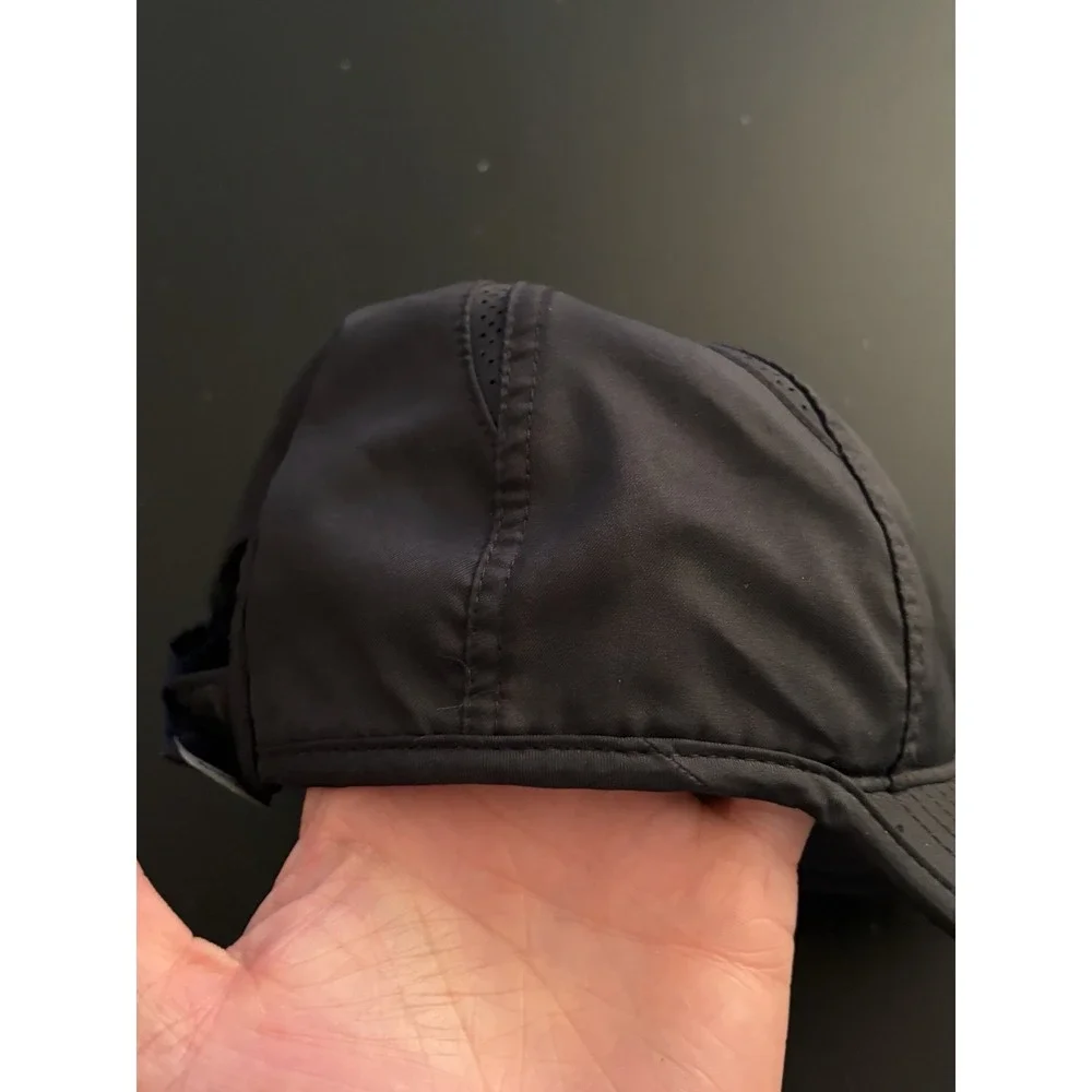 Nike Featherlight Hat Embroidered Logo Dri-Fit Gray Black Adjustable Cap
